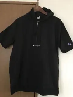 Champion ブラック ショートスリーブ パーカー