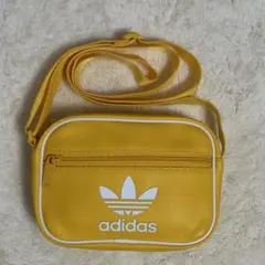 adidas アディカラークラッシックミニエアライナーバッグ　Bold Goldのサムネイル