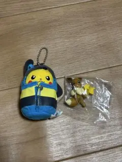 ピカチュウぬいぐるみとイーブイフィギュアセット