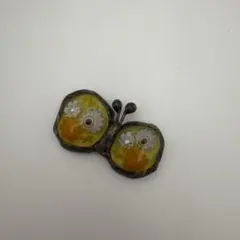 春の蝶々　ブローチ又はネックレス