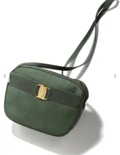 フェラガモ ヴァラ ショルダーバッグ