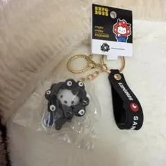 大阪・関西万博　サンリオ黒ミャクミャクなりきりキーホルダー立体マスコットポチャコ
