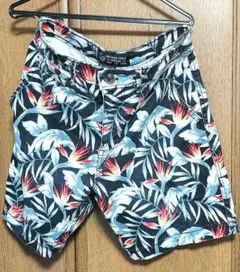 AMERICAN EAGLE 　ボタニカル　ショートパンツ 33インチ