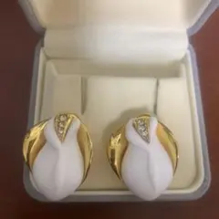 ゴールド流線型イヤリング