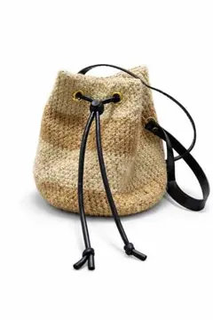 ベージュ巾着型ショルダーバッグ　ボーダー　カゴバック　ナチュラル　ハンドメイド