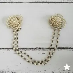 パールのお花の2連ブローチ アンティーク調 昭和レトロ オフホワイト 飾り 真珠