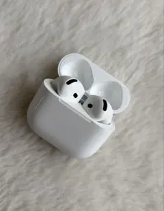 AirPods 4 ワイヤレスイヤホン ホワイト　ANCなし
