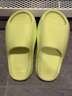 C*y様 adidas Yeezy ‘Glow’サンダル 6US