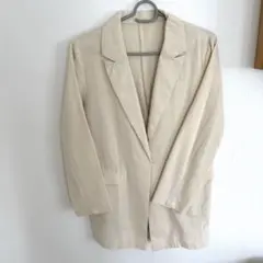 ベージュ テーラードジャケット