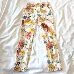 美品 ZARA 花柄カジュアルパンツ ホワイト カラフル EUR34（XS〜S）のサムネイル