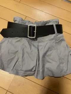 ANAP kids アナップキッズ　グレー ミニスカート ベルト付きスカパンのサムネイル