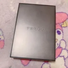 スリー　THREE アイシャドウのサムネイル
