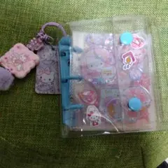 シール帳完成品　サンリオ　キーホルダー付き Ａ８ 7ページリフィル2枚付き