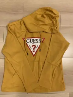 【値下げ】GUESSパーカー Lサイズ　黄色のサムネイル