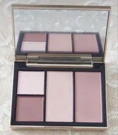 SNIDEL BEAUTY フェイススタイリスト04のサムネイル