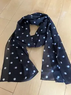 【少し値下です】黒の水玉の春〜初秋に活躍スカーフ★さらっと薄手で軽い心地