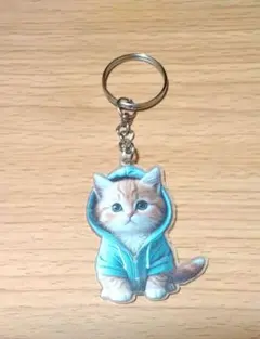 猫 キーホルダー パーカー姿の子猫 アクリル製のサムネイル