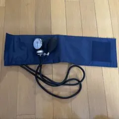 FOCAL アネロイド血圧計 手動式　ケース付き