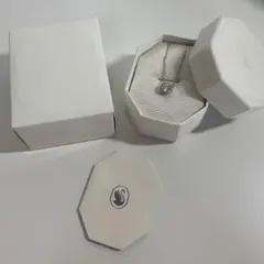 スワロフスキー una Angelic ペンダント