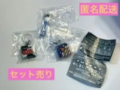 チロルチョコ　PEZ パンダ　めじるしアクセサリー 3種セット