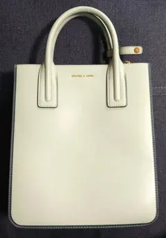 チャールズ＆キースのハンドバッグ