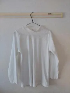 ホワイト レース付き 長袖シャツ