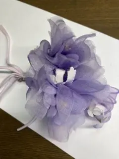 紫色のチュール花ブローチ