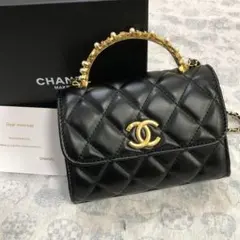 CHANEL ノベルティ　ホワイト キルティング バッグ
