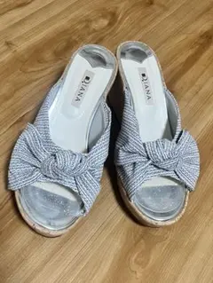 ♥ほぼ未使用♥DIANA ダイアナ サンダル ウェッジソール 軽量 リボン