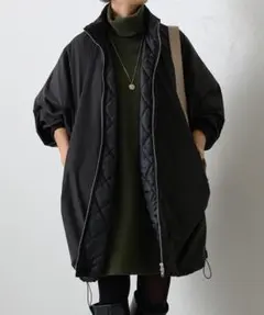 ❗️新品未使用❗️ビアズリー  BEARDSLEY フードポンチョコート　黒 BEARDSLEY（ビアズリー）の「中綿BIGポンチョコート（その他