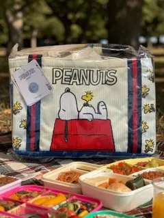 【新品未開封】PEANUTSスヌーピー 保温保冷巾着トートバッグ ドッグハウス柄