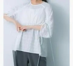 センスオブプレイス　シャーリングペプラムチュニックブラウス