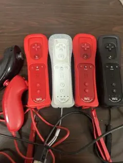 Wiiリモコン 4個セット 赤 白 黒