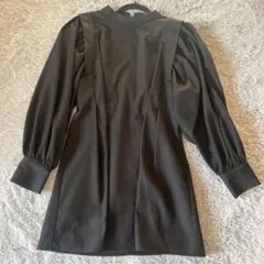 ブラック パフスリーブ 長袖ワンピース