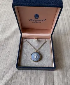 Wedgwood 青い陶器のネックレス