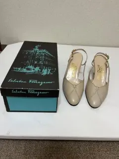 Ferragamo フェラガモ　6 ホワイト　レディース　パンプス
