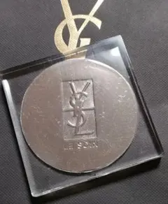 【未使用】Yves Saint Laurent ノベルティ メタルミラーのサムネイル