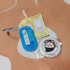 ちいかわ アクリルネームタグ、ちいかわ寿司缶バッチ【古本屋（カニちゃん）】