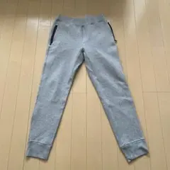ユニクロ　グレー スウェットパンツ 150サイズ