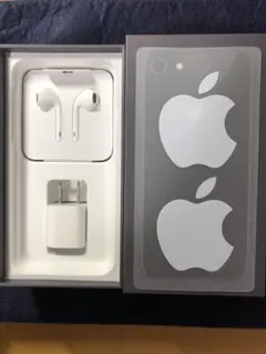 iPhone 純正イヤホン、ACアダプター、Lightningケーブル