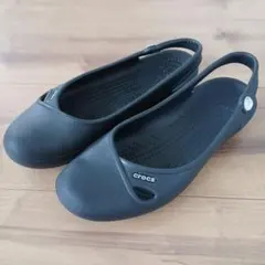 Crocs リボン付き サボ クロッグサンダル ブラック - メルカリ