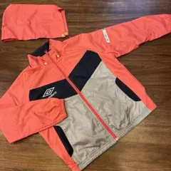 umbro フード付きピステ ウィンドブレーカー　130センチ