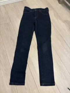 ユニクロ　スキニーデニム　24