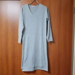 オペークドットクリップ グレー Vネック ニットワンピース