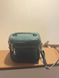 【美品】クロコダイル風ポーチ　緑　送料込み