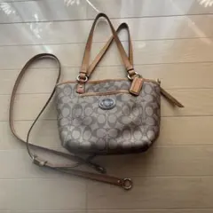 Coach ショルダーバッグ ベージュ 中型のサムネイル