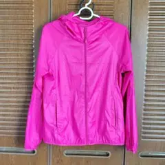 UNIQLO　ユニクロ　ライトポケッタブルパーカ　Mサイズ　ピンク