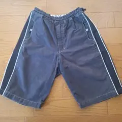 BURBERRY男の子黒 ハーフパンツ120