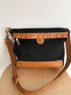 IL BISONTE｜イルビゾンテ　キャンバス×レザー　ショルダーバッグのサムネイル