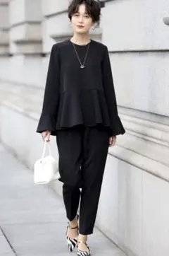 ボンジュールサガン　フレアラインペプラムブラウス×ハイウエストテーパードパンツ①